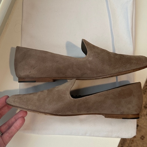 VINCE Women's Taupe Suede Flats, sz 8.5 - Picture 5 of 7